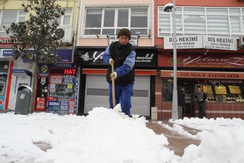 Akyazı Belediyesi Kar Mücadelesine Yeniden Başladı